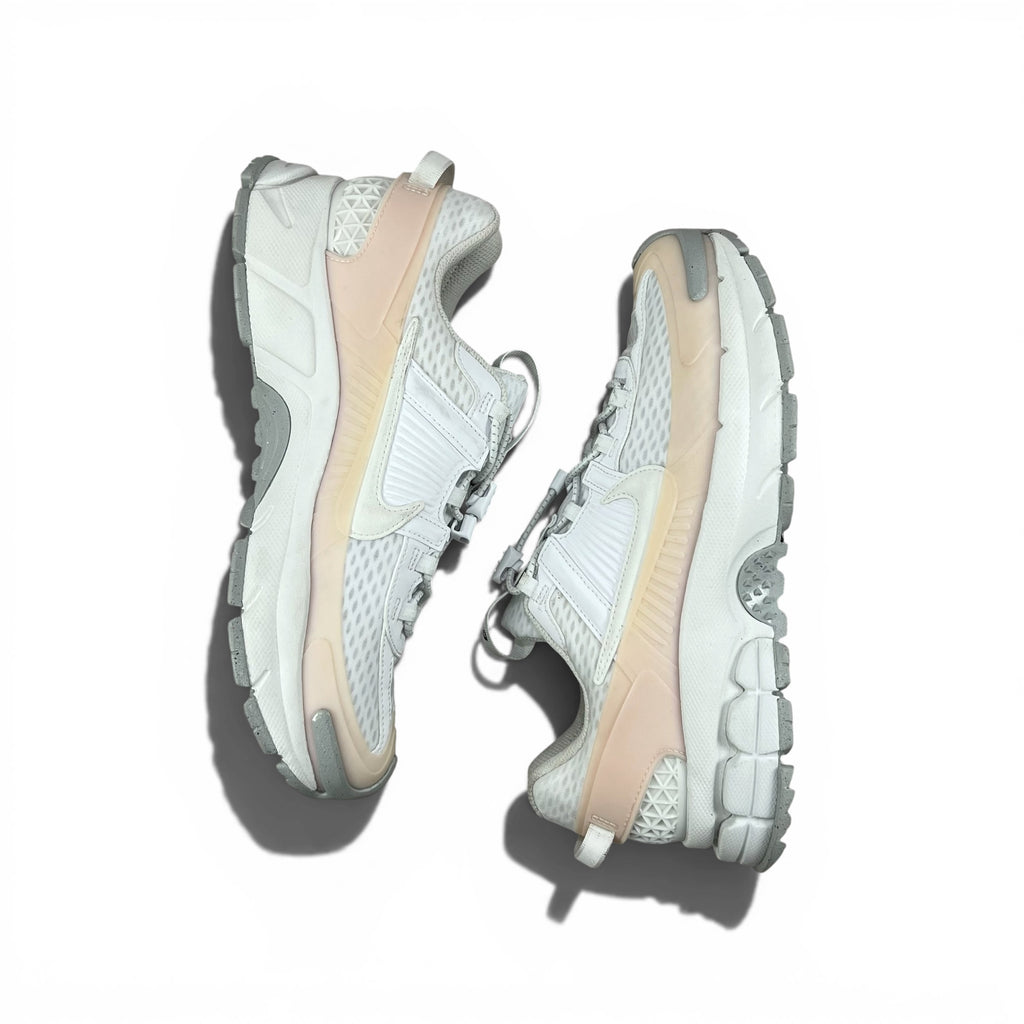 NIKE ZOOM VOMERO ROAM WHITE SUMMIT PHANTOM
