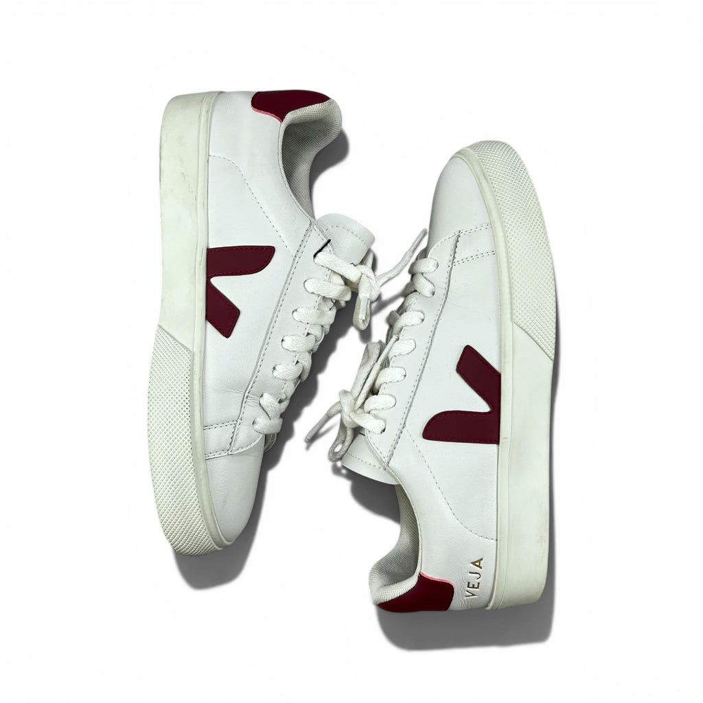 VEJA CAMPO BURGUNDY LOGO