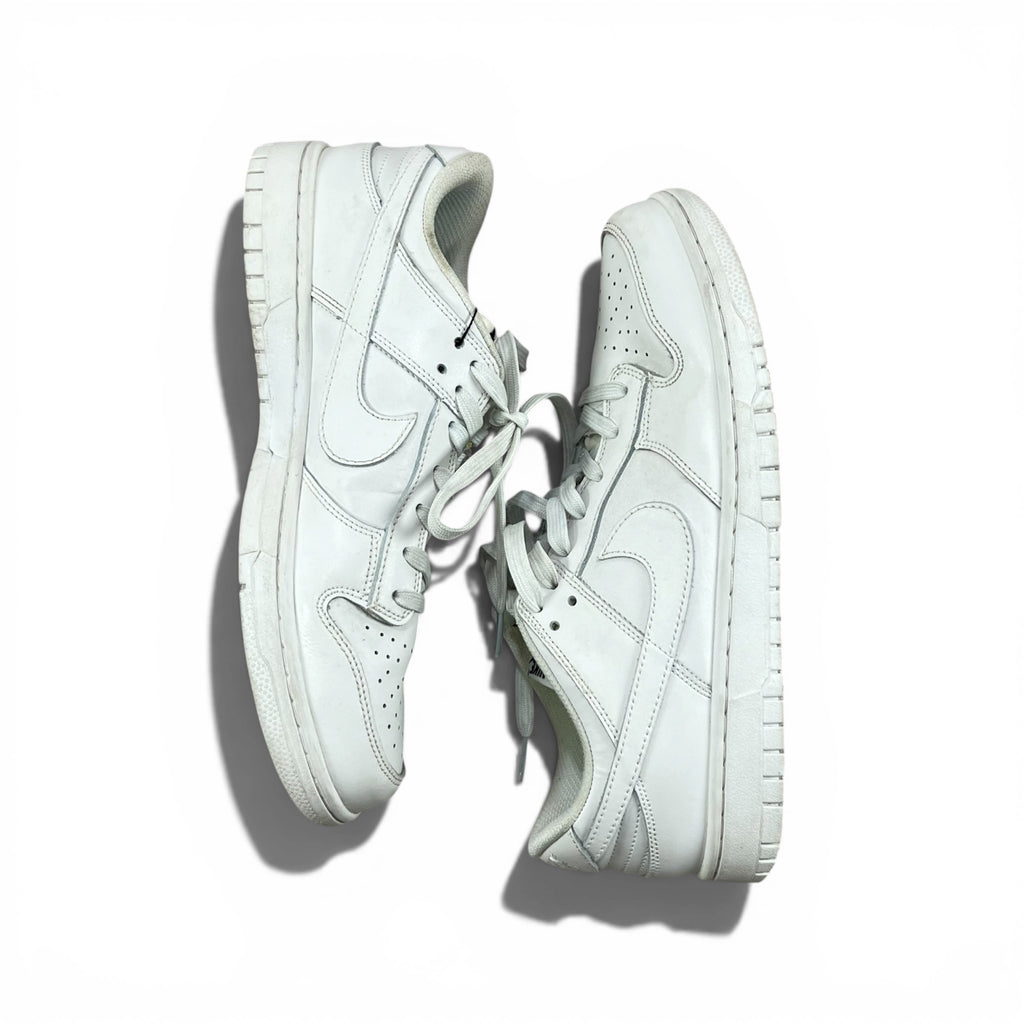 NIKE DUNK LOW "TRIPPLE WHITE"